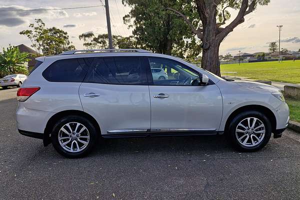 2016 Nissan Pathfinder ST-L R52