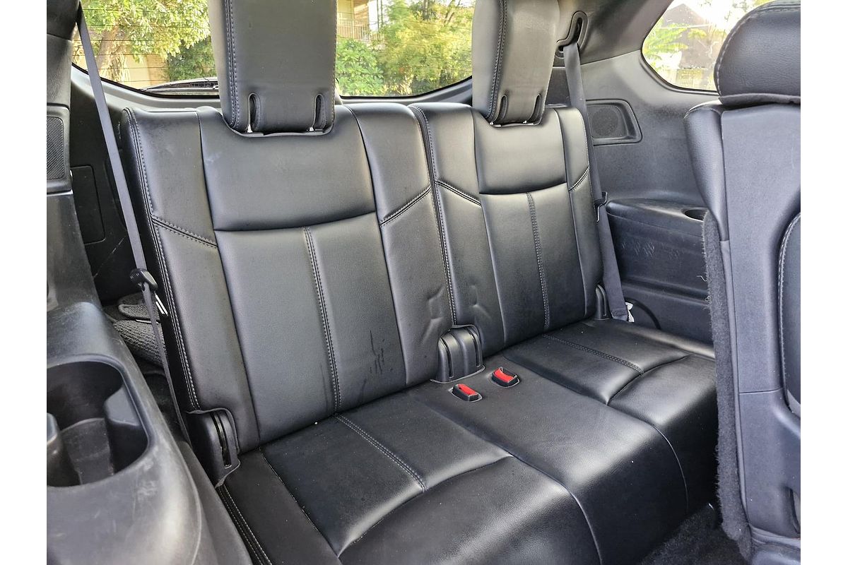 2016 Nissan Pathfinder ST-L R52