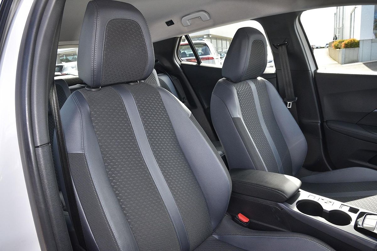 2021 Peugeot 2008 Allure P24