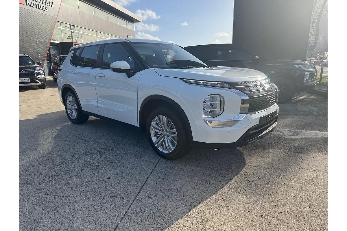2023 Mitsubishi Outlander ES ZM