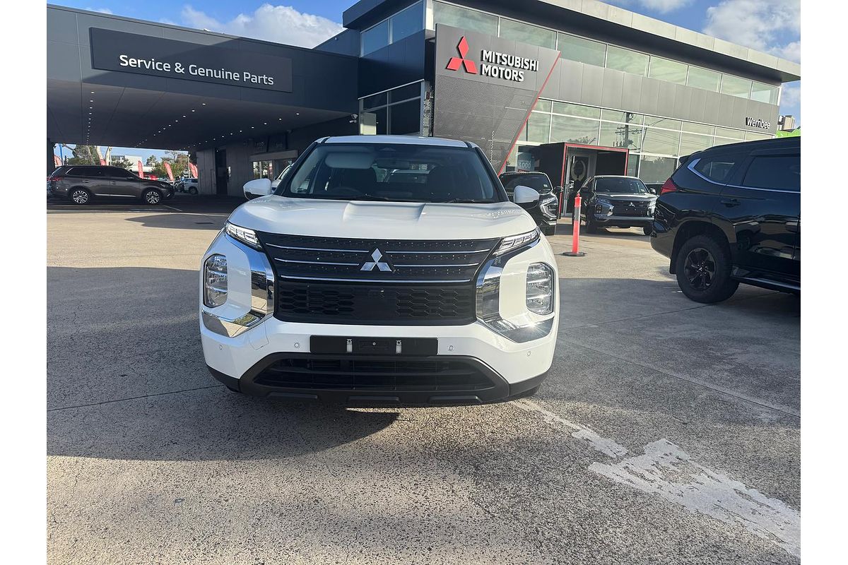 2023 Mitsubishi Outlander ES ZM