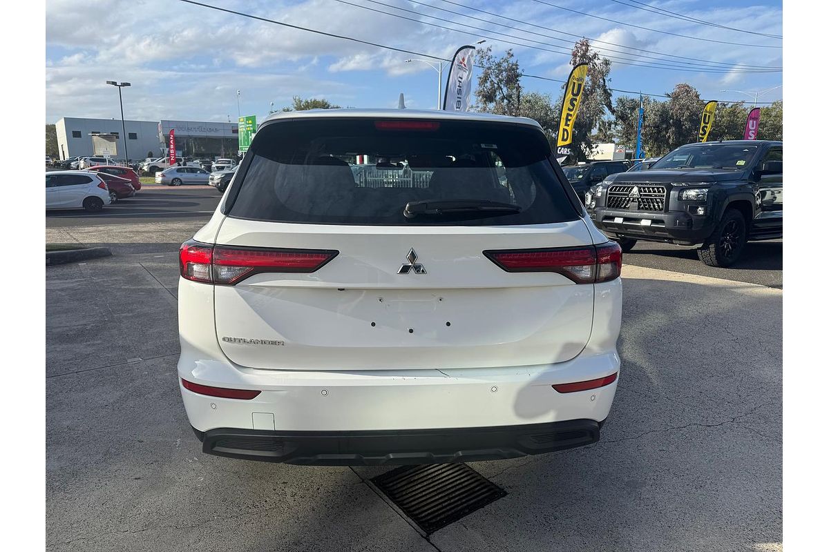 2023 Mitsubishi Outlander ES ZM