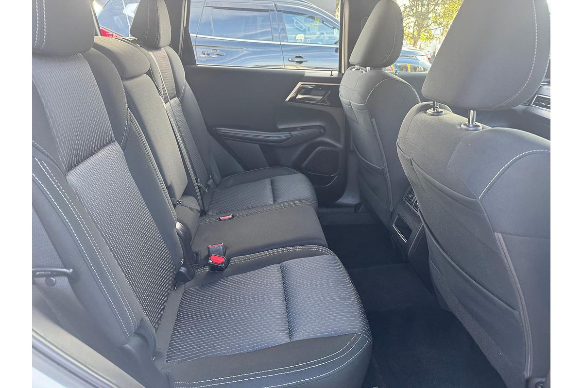 2023 Mitsubishi Outlander ES ZM