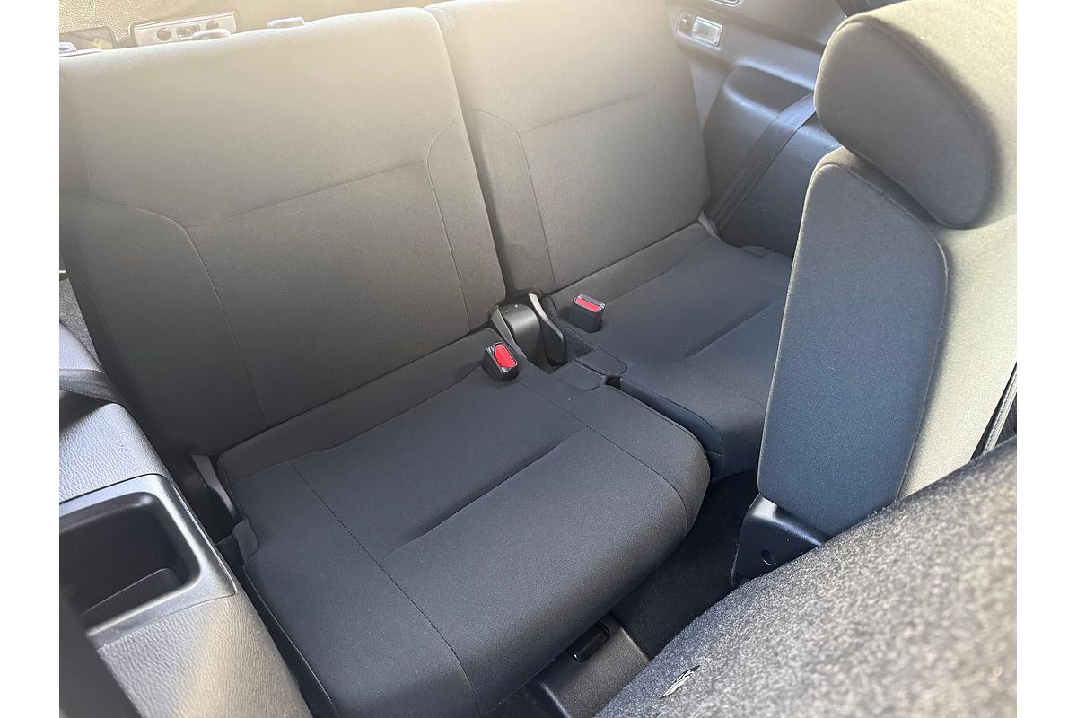 2023 Mitsubishi Outlander ES ZM