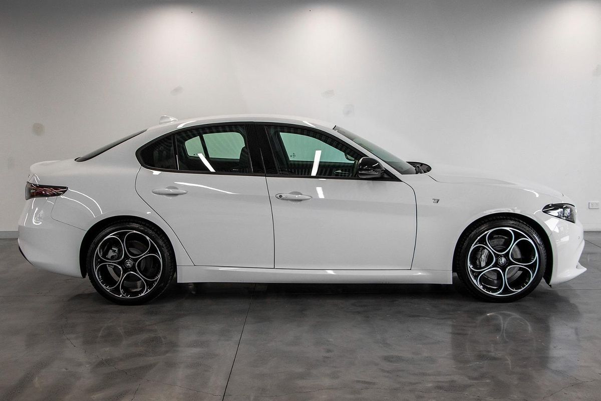 2024 Alfa Romeo Giulia Quadrifoglio Super Sport Series 5