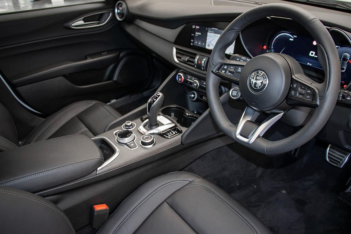 2024 Alfa Romeo Giulia Quadrifoglio Super Sport Series 5