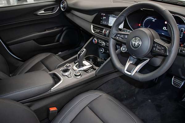2024 Alfa Romeo Giulia Quadrifoglio Super Sport Series 5