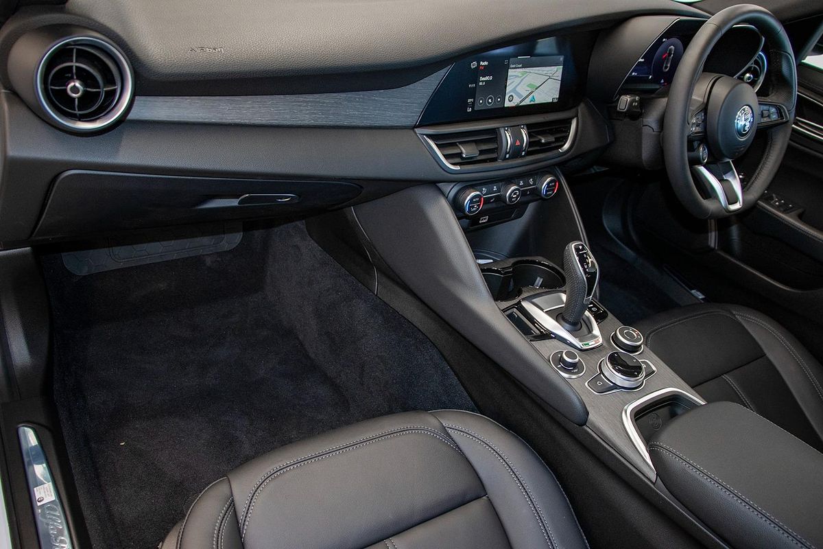 2024 Alfa Romeo Giulia Quadrifoglio Super Sport Series 5