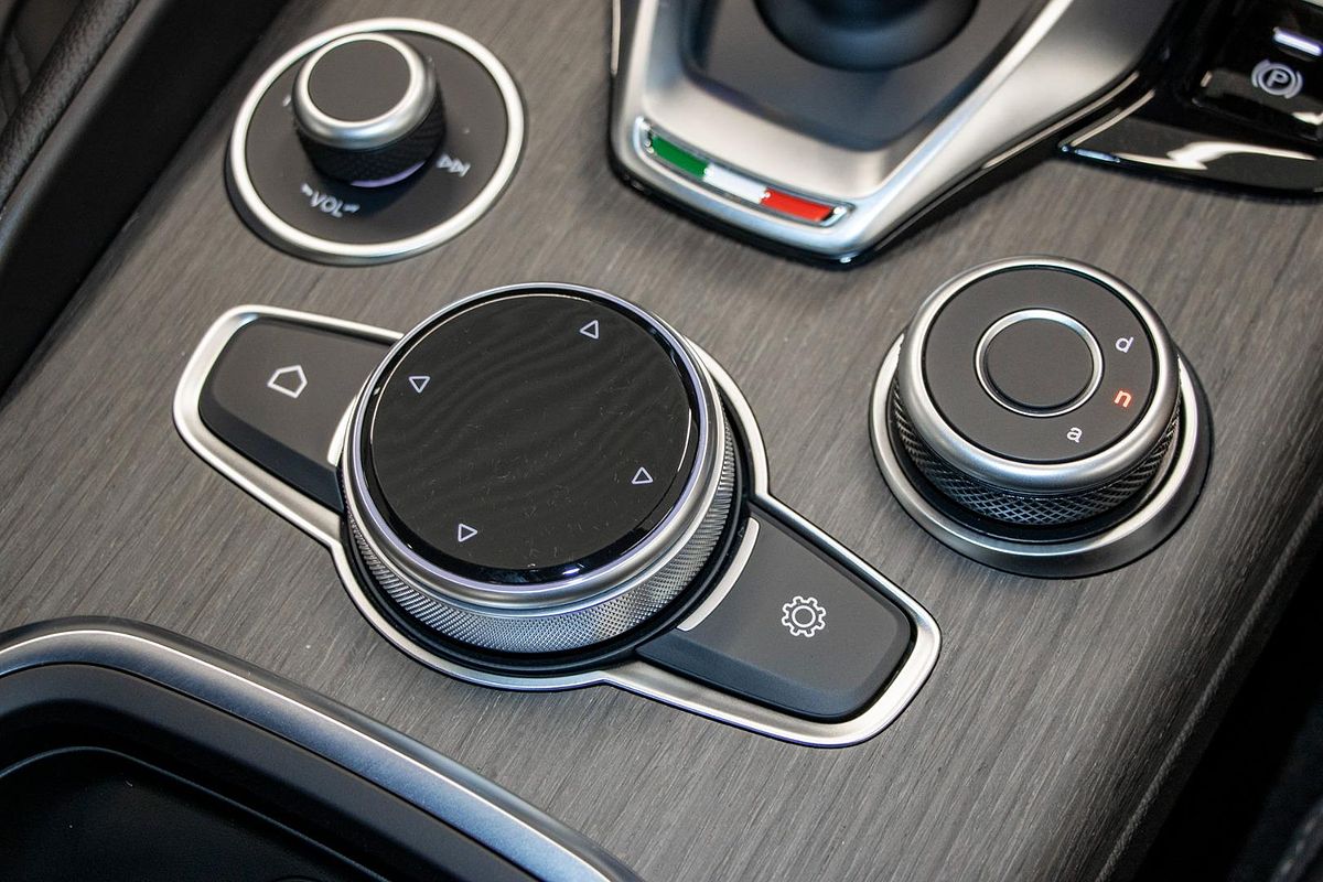 2024 Alfa Romeo Giulia Quadrifoglio Super Sport Series 5
