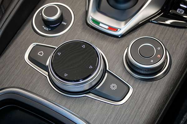 2024 Alfa Romeo Giulia Quadrifoglio Super Sport Series 5