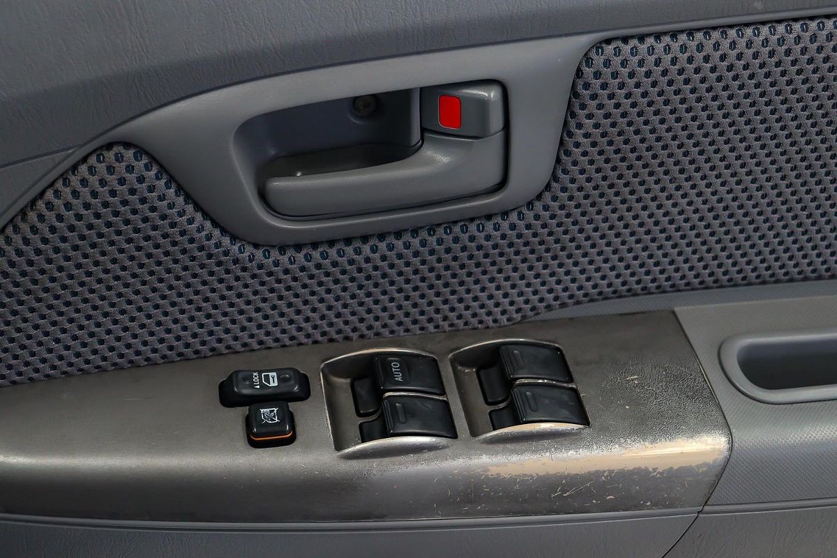 2010 Toyota Hilux SR5 KUN26R 4X4