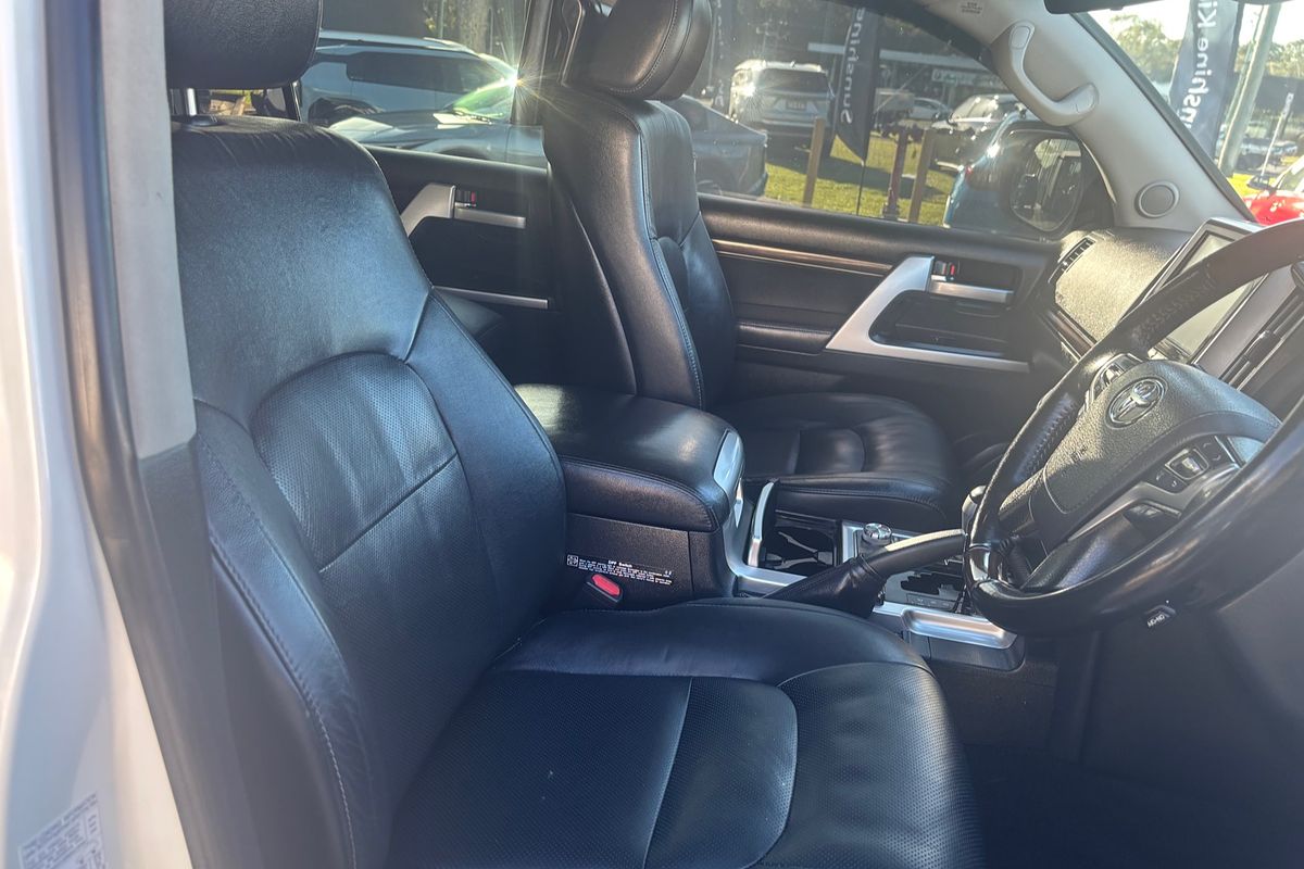 2019 Toyota Landcruiser Sahara VDJ200R