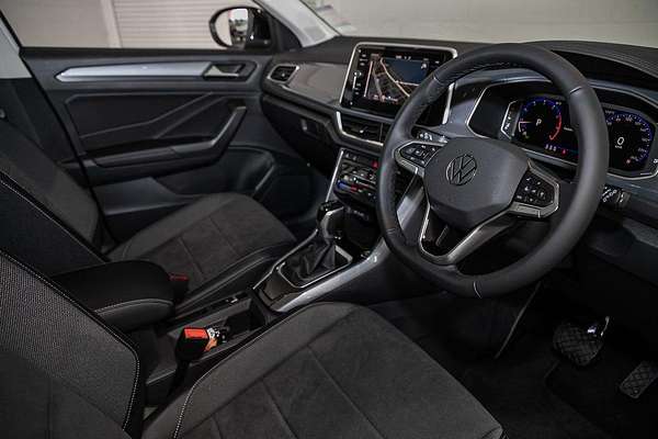2025 Volkswagen T-Roc 110TSI Style D11