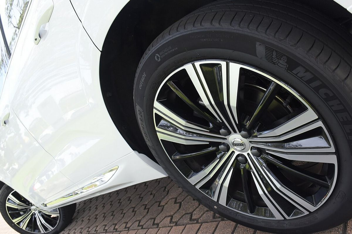 2024 Volvo XC60 Ultimate B5 Bright