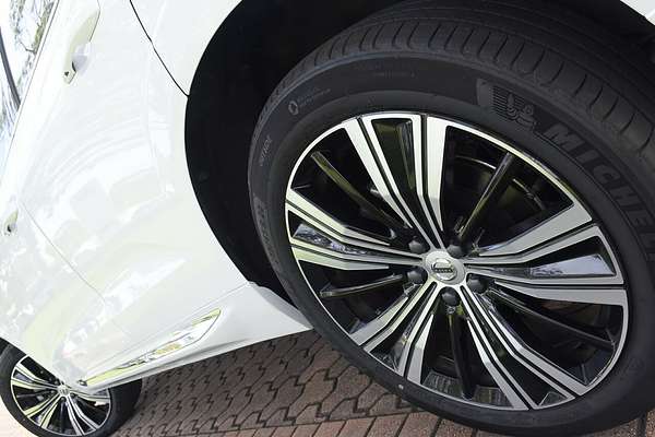 2024 Volvo XC60 Ultimate B5 Bright