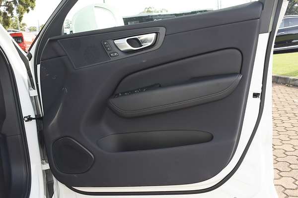 2024 Volvo XC60 Ultimate B5 Bright
