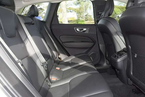 2024 Volvo XC60 Ultimate B5 Bright