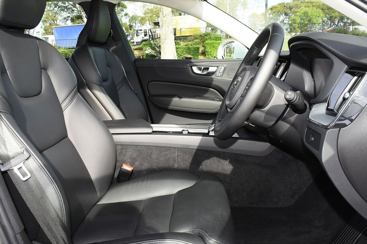 2024 Volvo XC60 Ultimate B5 Bright