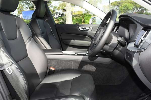 2024 Volvo XC60 Ultimate B5 Bright