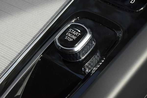 2024 Volvo XC60 Ultimate B5 Bright