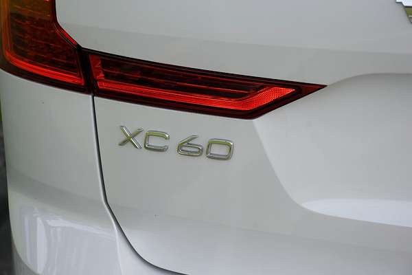 2024 Volvo XC60 Ultimate B5 Bright
