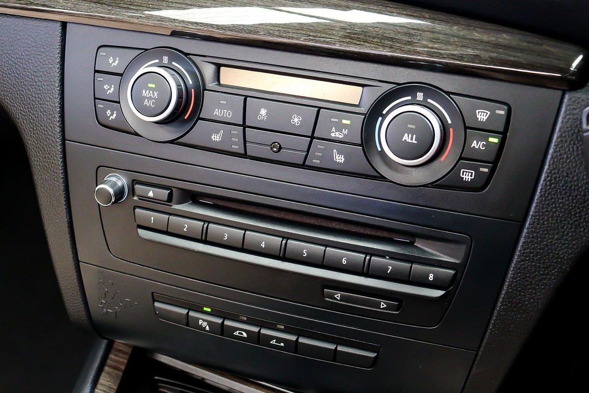 2012 BMW 1 Series 125i E88 LCI