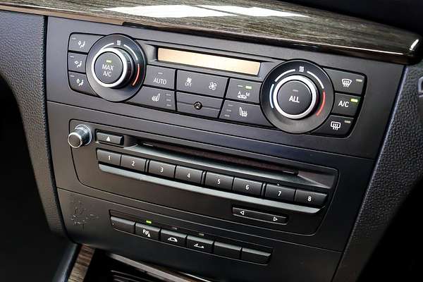 2012 BMW 1 Series 125i E88 LCI