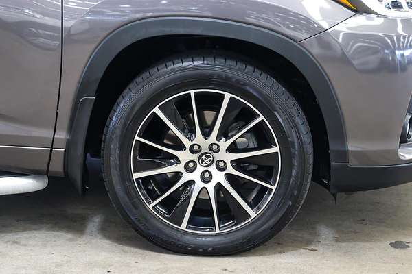 2017 Toyota Kluger Grande GSU55R