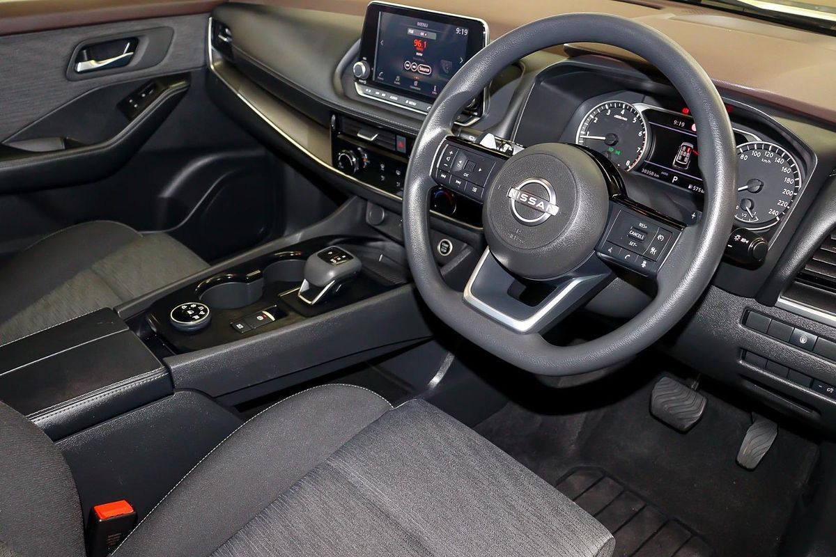 2024 Nissan X-TRAIL ST T33