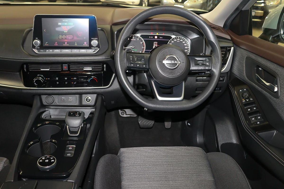 2024 Nissan X-TRAIL ST T33