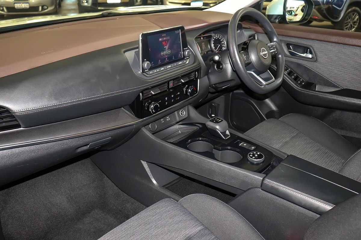 2024 Nissan X-TRAIL ST T33