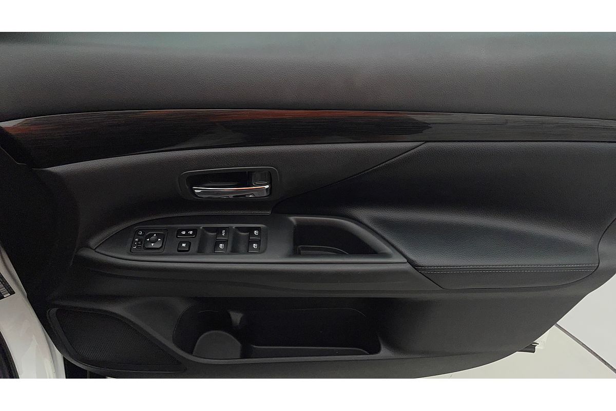 2017 Mitsubishi Outlander Exceed ZK