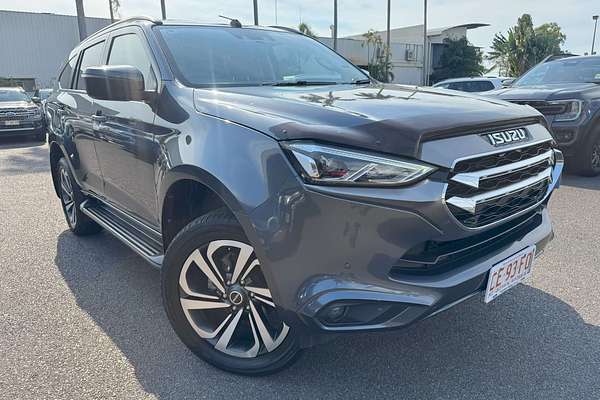 2022 Isuzu MU-X LS-T