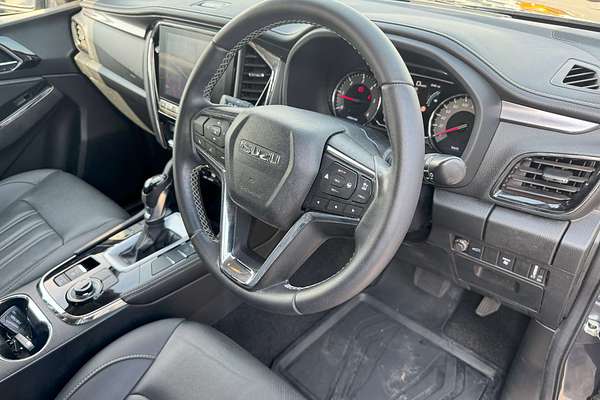 2022 Isuzu MU-X LS-T