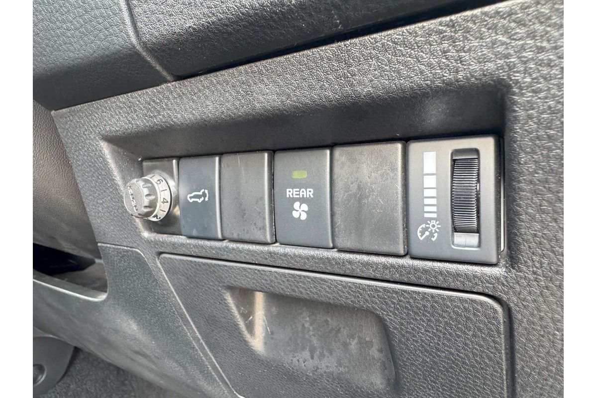 2022 Isuzu MU-X LS-T