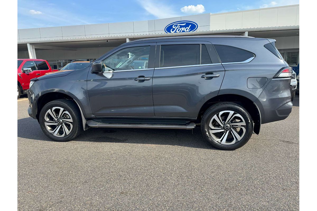 2022 Isuzu MU-X LS-T