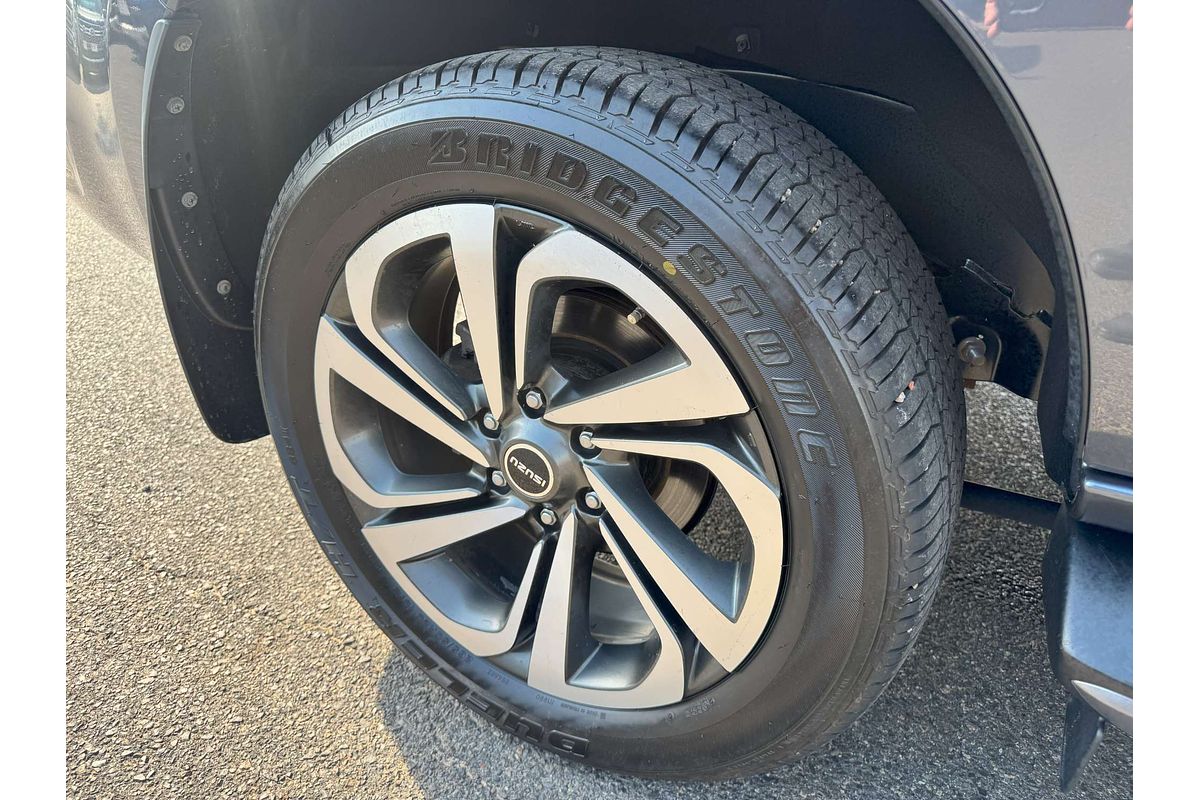 2022 Isuzu MU-X LS-T