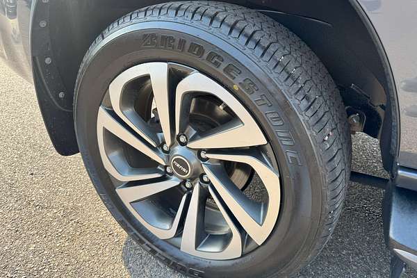 2022 Isuzu MU-X LS-T