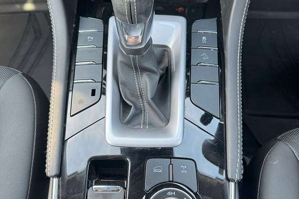 2022 Isuzu MU-X LS-T
