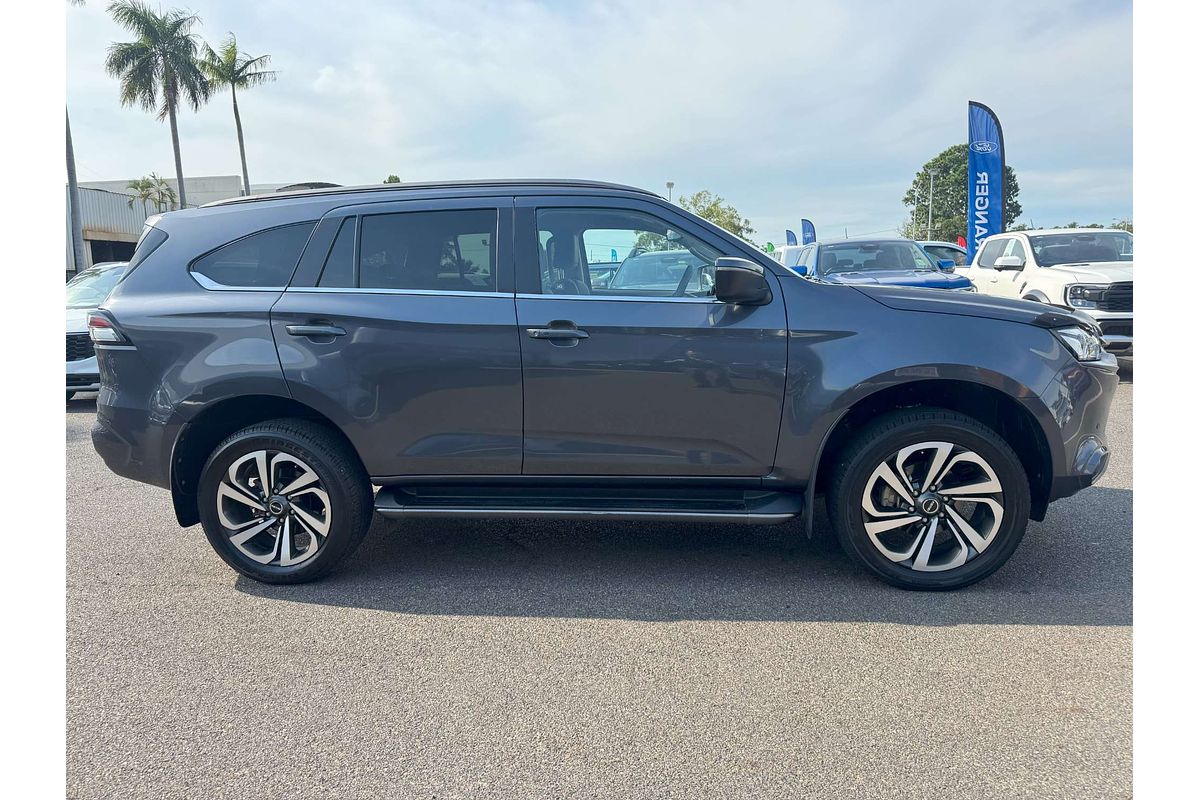 2022 Isuzu MU-X LS-T