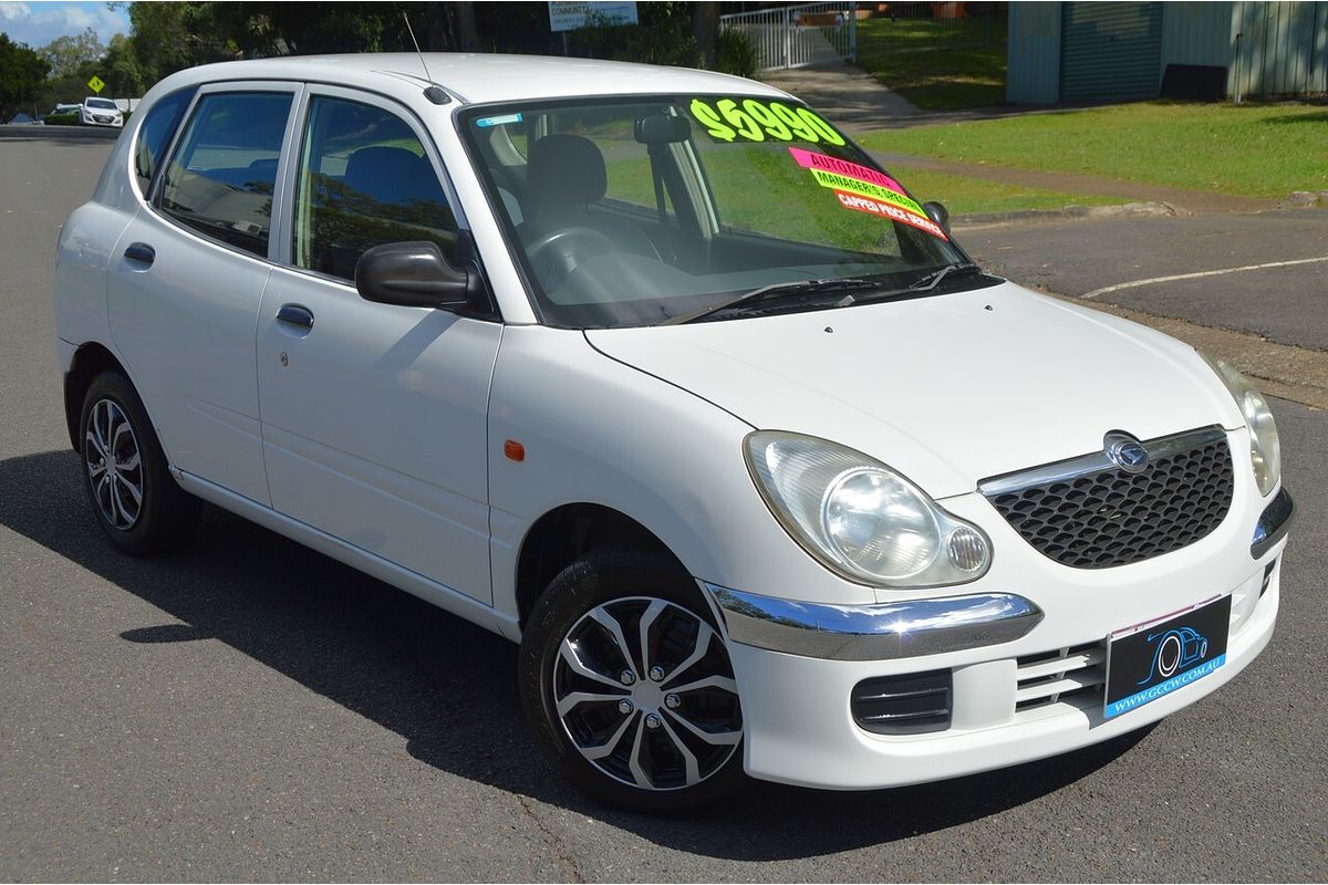 2004 Daihatsu Sirion M100RS