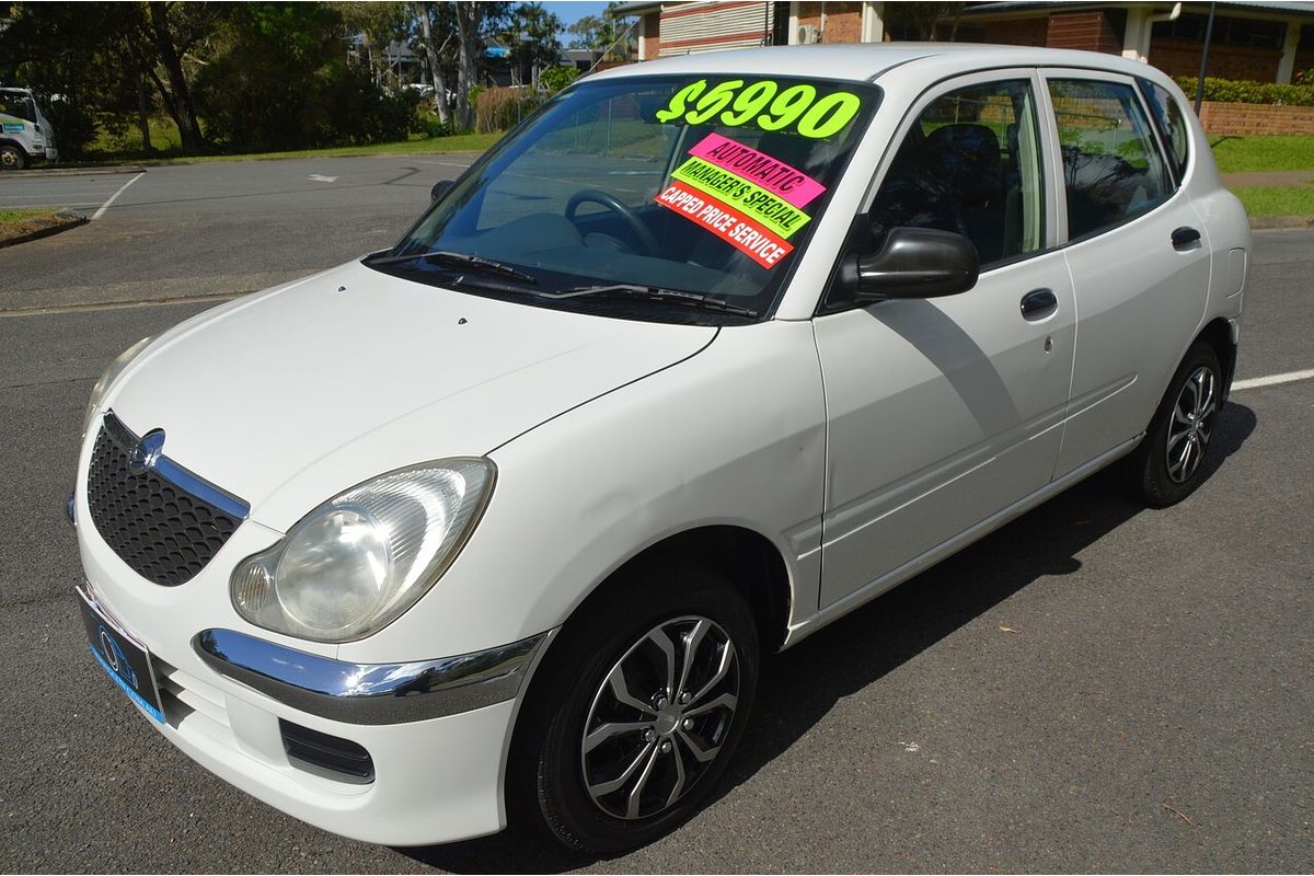 2004 Daihatsu Sirion M100RS