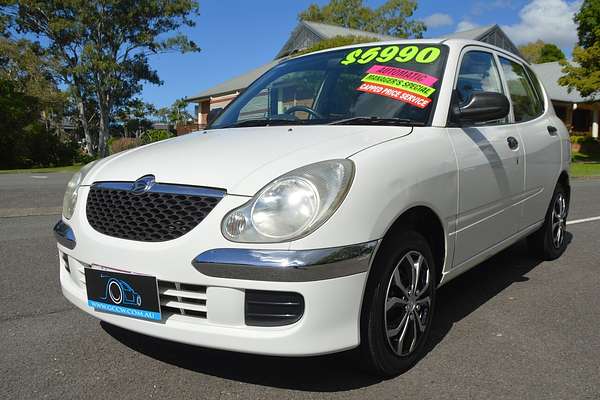 2004 Daihatsu Sirion M100RS