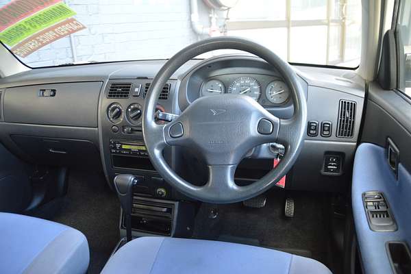 2004 Daihatsu Sirion M100RS