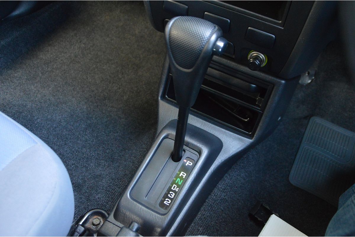 2004 Daihatsu Sirion M100RS