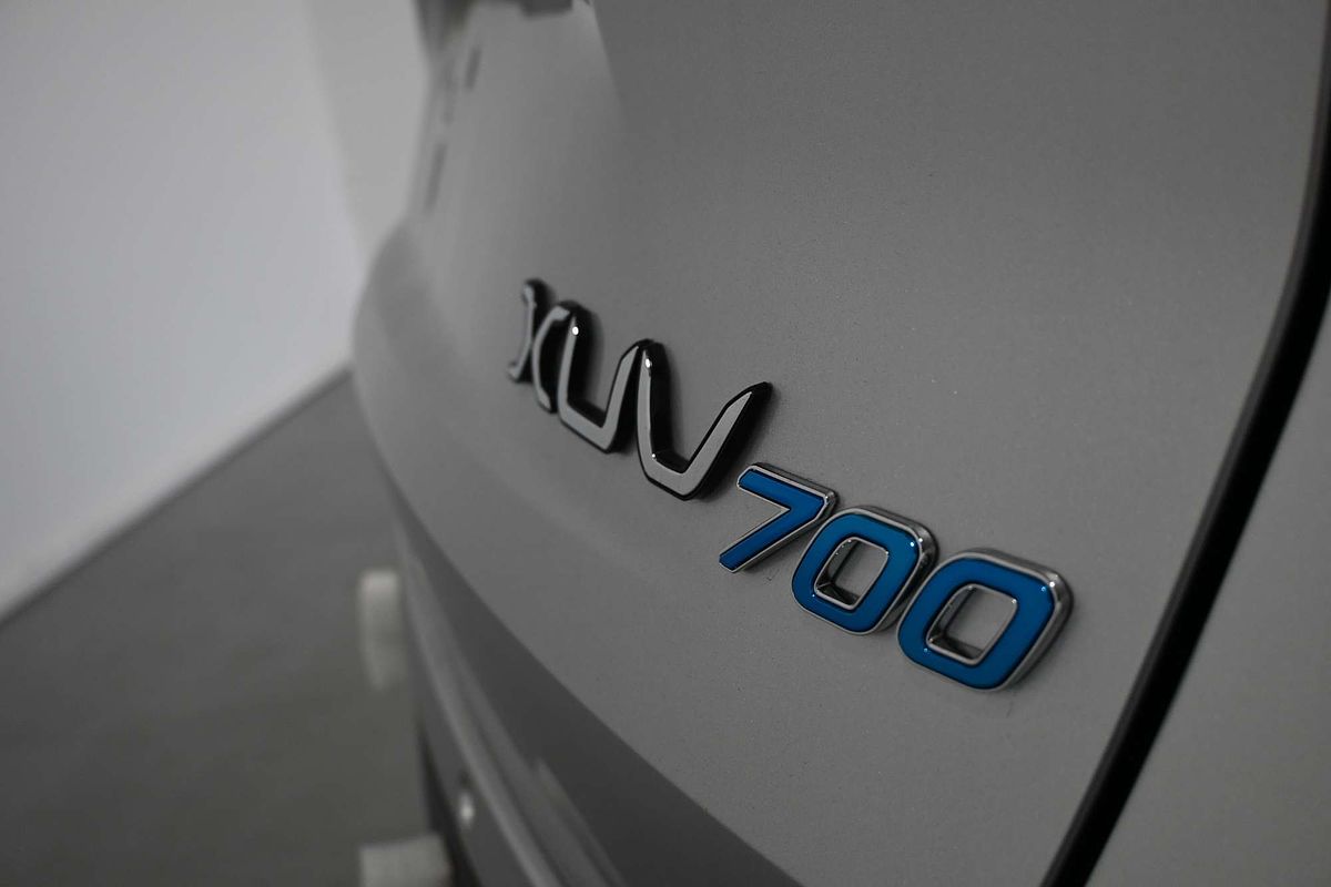 2025 Mahindra XUV700 AX7L