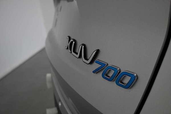 2025 Mahindra XUV700 AX7L