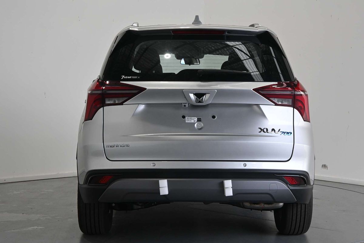2025 Mahindra XUV700 AX7L