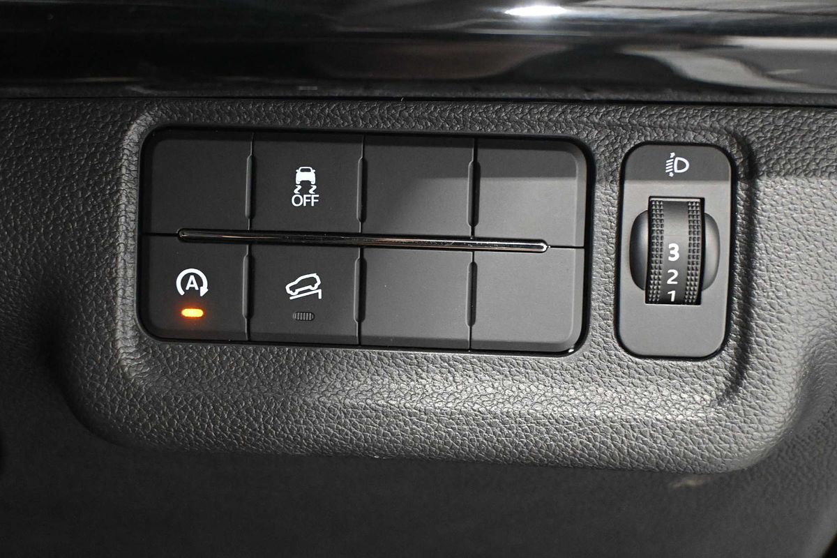 2025 Mahindra XUV700 AX7L