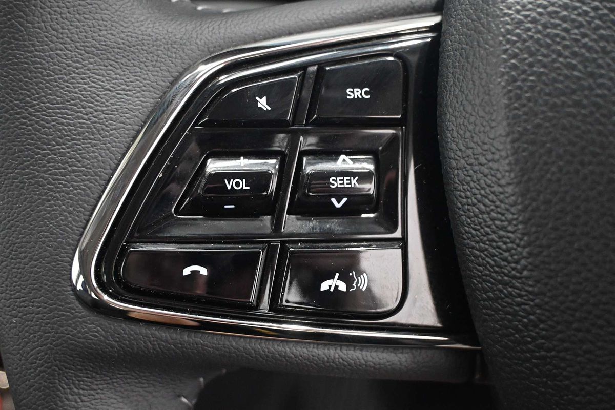 2025 Mahindra XUV700 AX7L